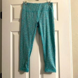 Women’s active Capri pants